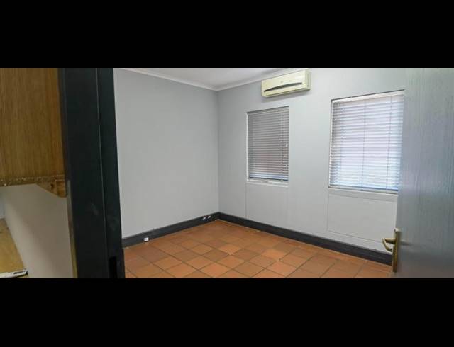 BUSINESS PROPERTY TO RENT IN DIE HOEWES